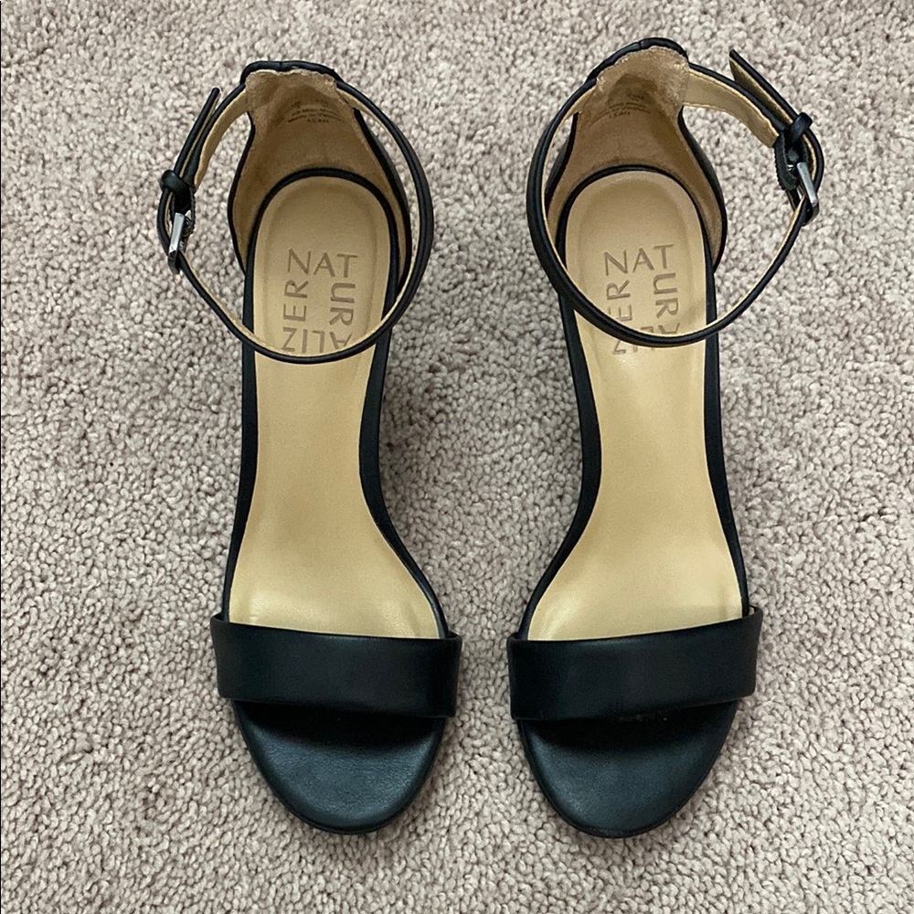 Naturalizer Black Heels Sleek Minimalist Design Size 5 - Picture 2 of 16